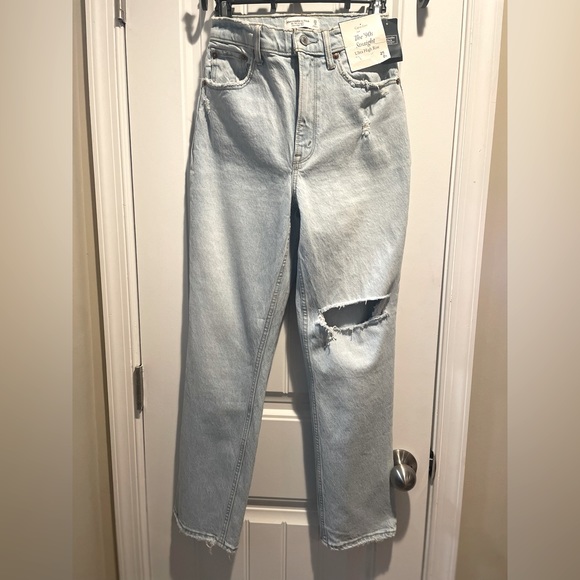 Abercrombie Curve Love Ultra High Rise 90s Straight Jean - Picture 7 of 12